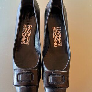 Salvatore Ferragamo Charles Black flats - Size 6AAAA (Narrow)